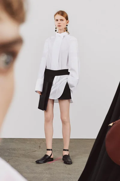 Look 12